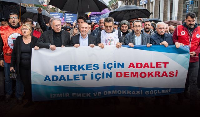 İzmir'de Demokrasi Yürüyüşü... Soyer: "Bu daha başlangıç mücadeleye devam"