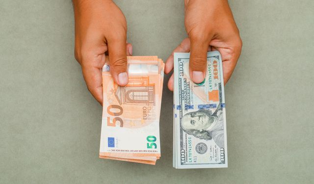 Döviz kurları rekor tazeledi... Dolar ve Euro ne kadar oldu?