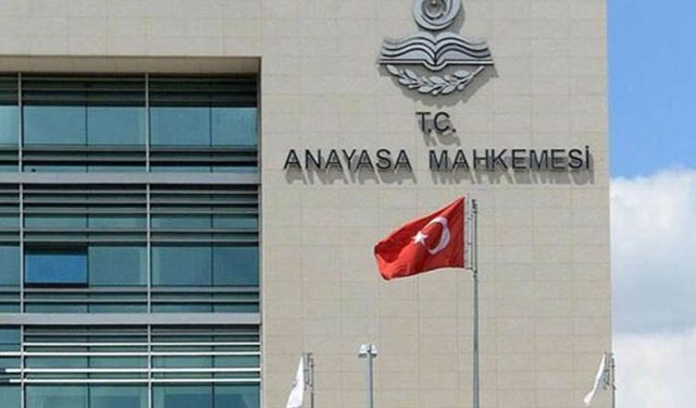 AYM'den 'dezenformasyon yasası' kararı