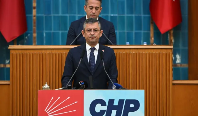 CHP'li Özel, grup toplantısında ilk konuşmasını yaptı