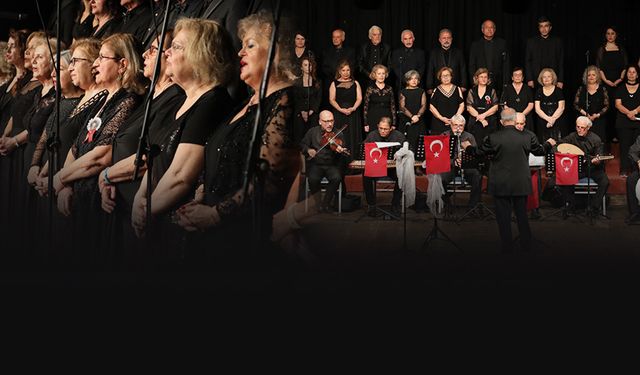 Narlıdere Belediyesi Türk Sanat Müziği Korosu Ata'nın sevdiği şarkıları seslendirdi