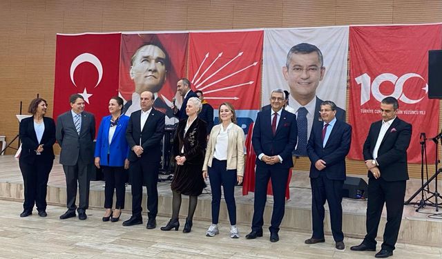 CHP Konak'ta aday adayları tek yumruk... Yılmaz: Dışarıdan isim istemiyoruz!