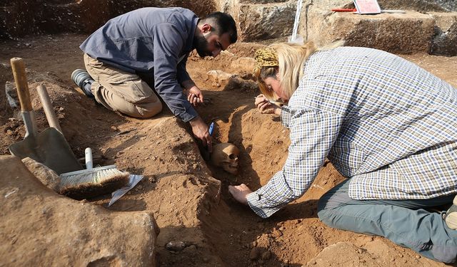 54 çocuğun gömülü olduğu mezarlık ortaya çıktı