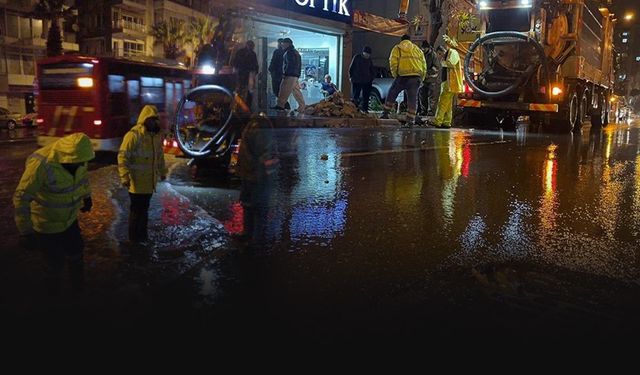 İzmir Büyükşehir'den sağanak uyarısı! 1100 personel teyakkuzda