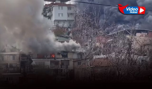 İzmir'de yangın paniği! Gökyüzünü kara dumanlar kapladı