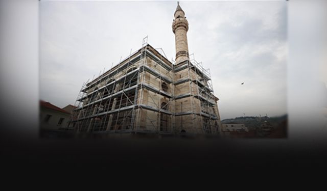 İzmir depreminde hasar gören asırlık cami restore ediliyor