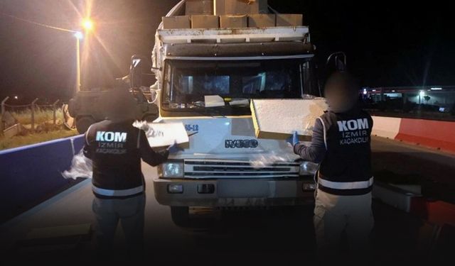 İzmir'de kaçak elektronik sigara operasyonu... 3 kişi tutuklandı