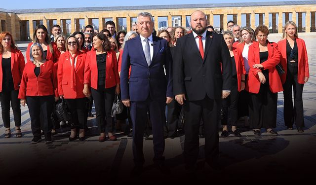 Başkan Günay, tam kadro Ata'nın huzurunda!