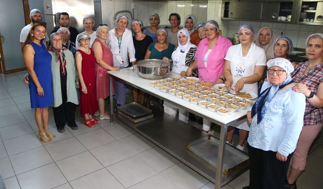 Çiğlili kadınlar aşure atölyesinde buluştu