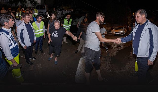 Tugay yağış felaketinin ardından ekiplerle birlikte sahaya indi... Gerekeni yapacağız!