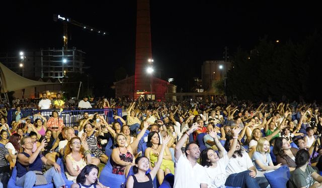 Retrobüs, Çim Konserleri’nde eğlenceyi doruğa çıkardı