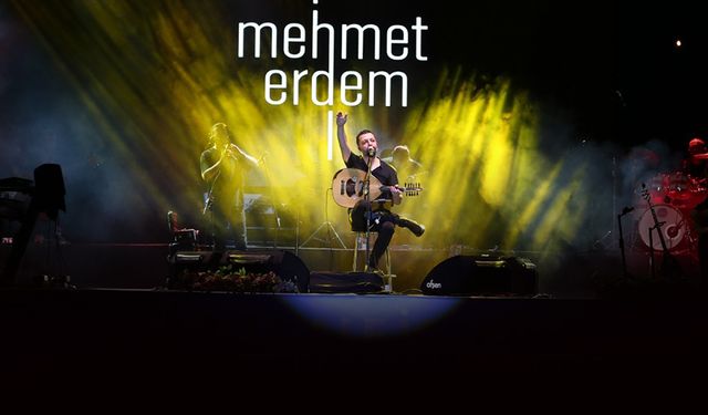 Dikili'de coşturan festival... Mehmet Erdem rüzgarı