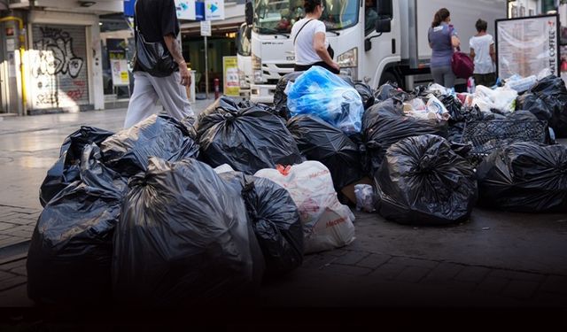 İzmir Büyükşehir'de 'vasıf' krizi sona erdi... Çöpler temizleniyor