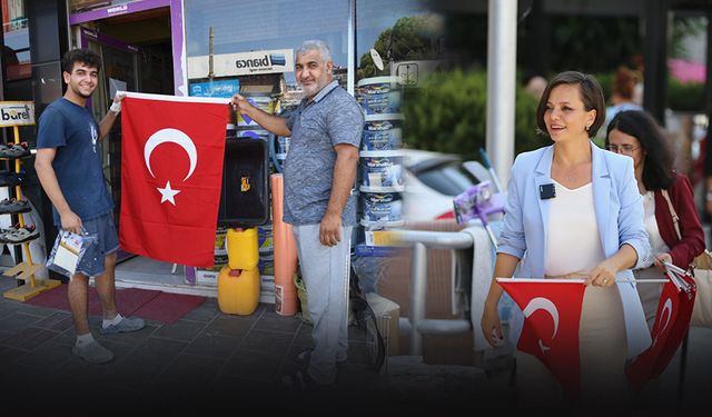 Karabağlar 30 Ağustos'ta bayraklarla donatıldı