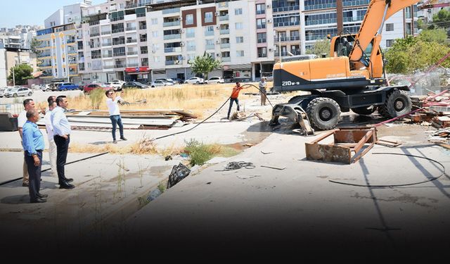 Çiğli'de kaçak yapılara geçit yok! Yıkılan binanın yerine yol ve park yapılacak