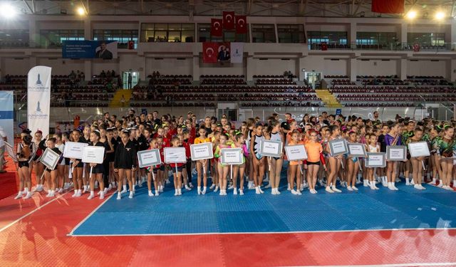 Aerobik Cimnastik Şenliği ile 9 Eylül coşkusu başladı