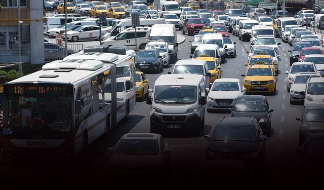 Büyükşehir İzmir'in trafiğini rahatlatmak için düğmeye bastı... Yeni yollar ve üst geçitler geliyor!