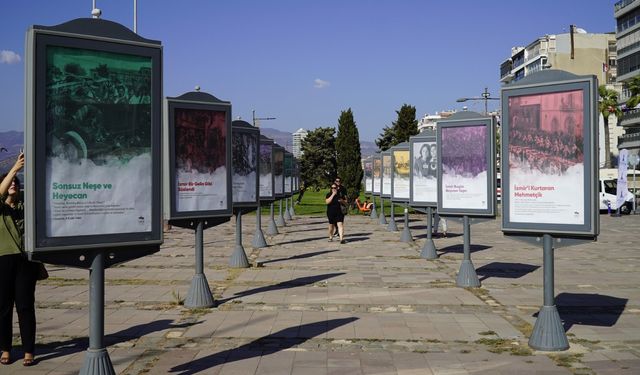 “İzmir’in Kurtuluş Bayramı” sergisinde gurur dolu anlar