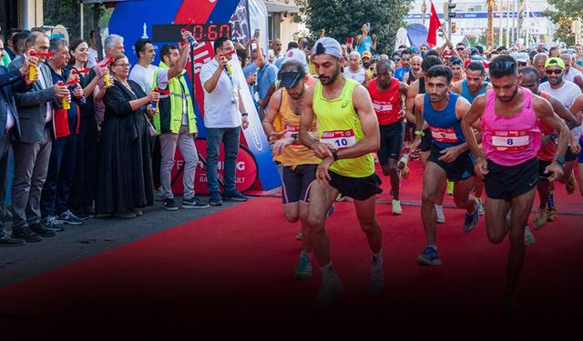 İzmir’de Uluslararası 9 Eylül İzmir Yarı Maratonu’yla kurtuluş coşkusu başladı