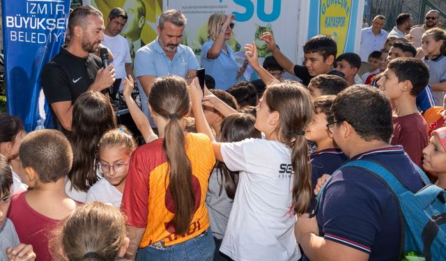 İzmir'in her mahallesinde eğlence var... Çocuklar ve aileleri keyifli anlar yaşadı