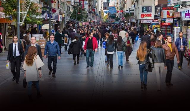 İzmir’de yaşam memnuniyetinde sert düşüş... Her 6 kişiden 1'i mutsuz!