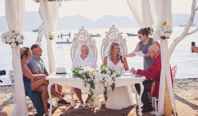 Marmaris'te 76 yabancı çift nikah kıydı