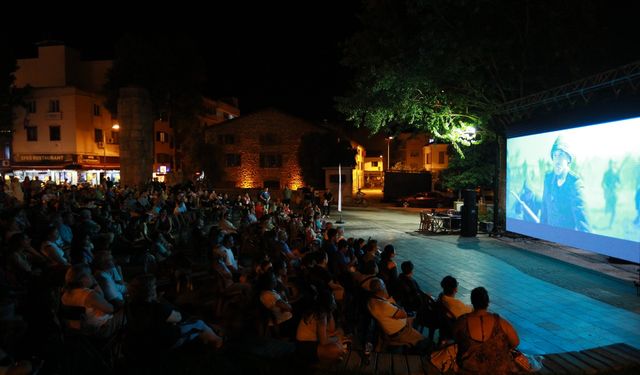 Efes Selçuklular “Atatürk” ile duygulandı