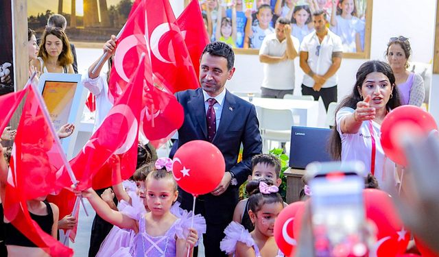 Bayraklı Belediyesinden İzmir Fuarı'na muhteşem final