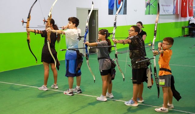 Karşıyaka'da kış spor okulları başladı