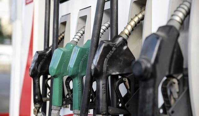 Petrol fiyatları çakıldı... Akaryakıtta tabela değişiyor