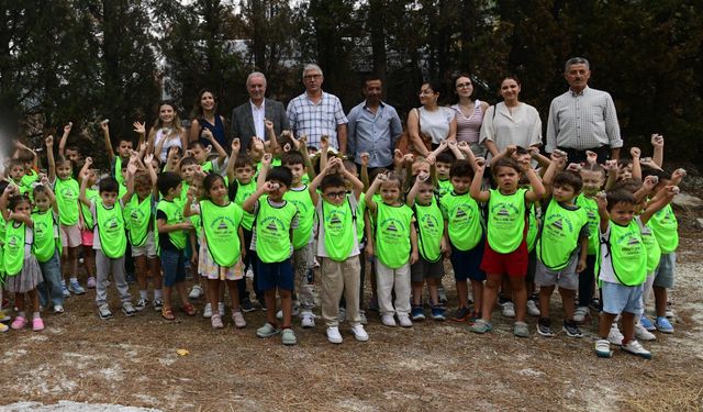 Bornovalı minikler tohumları doğayla buluşturdular