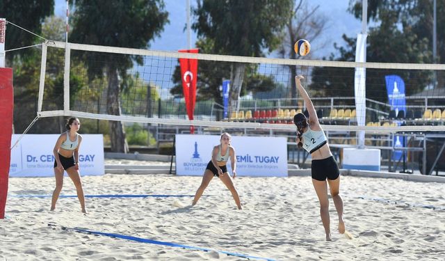 Liseliler Plaj Voleybolu Şenliği coşkuyla sona erdi