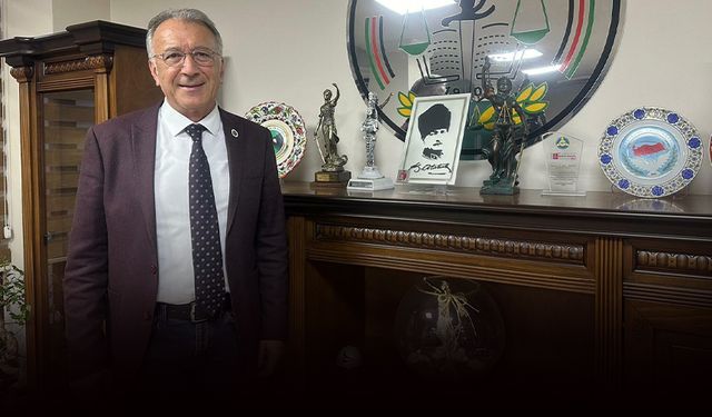 İzmirli Avukatlar Baro başkanını seçti:. Sefa Yılmaz güven tazeledi