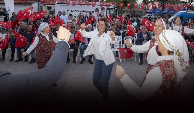 Cumhuriyet coşkusu Foça'ya taşındı!