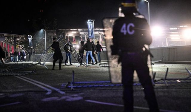 Maç bitti Lyon sokakları karıştı... Biber gazlı müdahale!