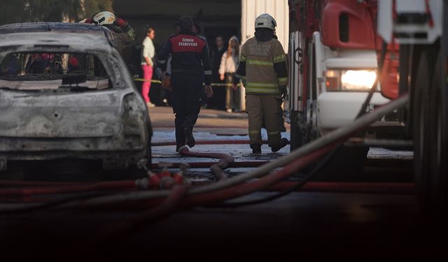 İzmir'deki fabrika yangını kontrol altında!