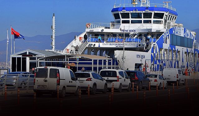 İzmir'de feribot ücretlerine zam... İşte yeni tarife!