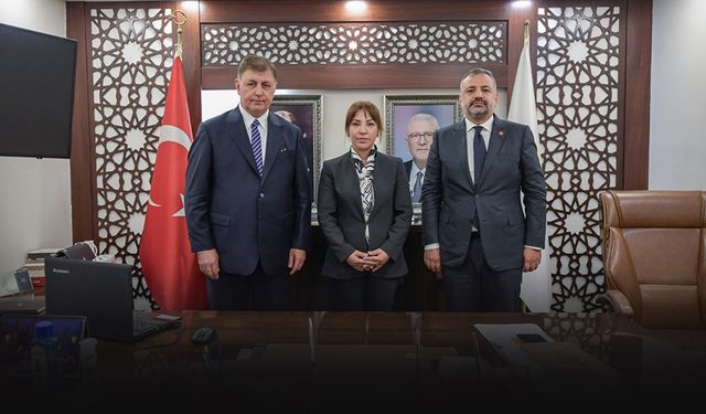 Başkan Tugay'dan İYİ Parti İzmir İl Başkanlığı'na ziyaret... Birlik beraberlik mesajları!