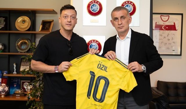 Mesut Özil'den TFF başkanlığı iddialarına yanıt!