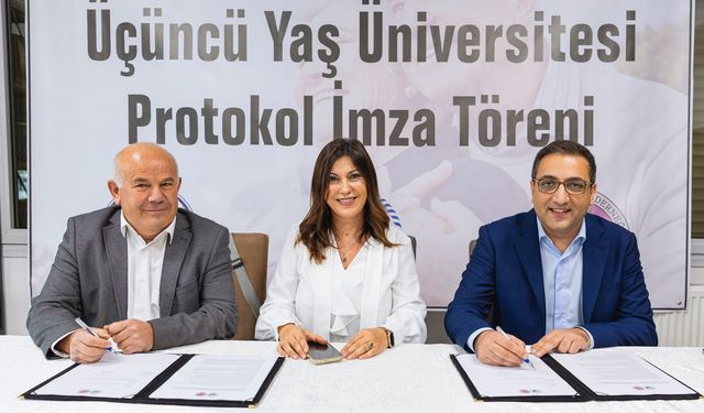 Balçova'da üçüncü yaş üniversitesi yola çıktı