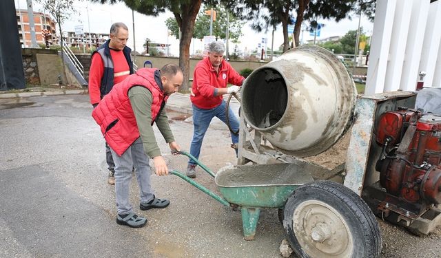 Menderes'te elektrik tesisatları yenileniyor