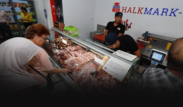 Efes Selçuk'ta Halk Mark-ET ile aile bütçesine destek!