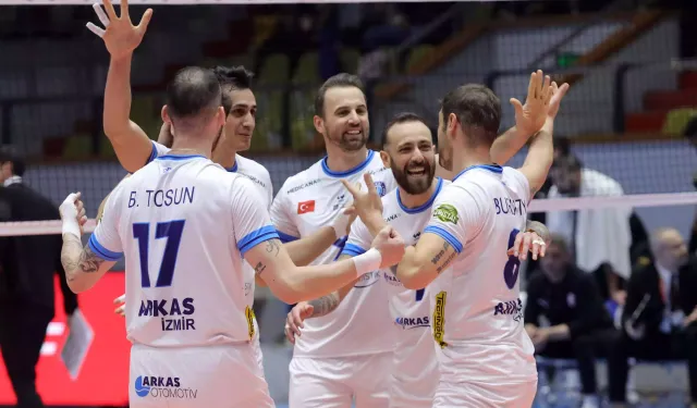 Arkas Spor ilk 4 için sahada