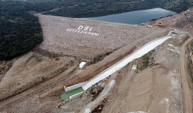 Manisa'daki Beydeğirmeni Barajı su tutmaya başladı