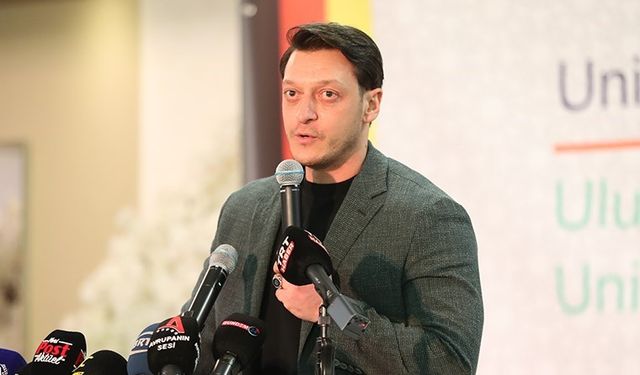 Mesut Özil siyasete başladı: 'Sizler güçlü oldukça...'