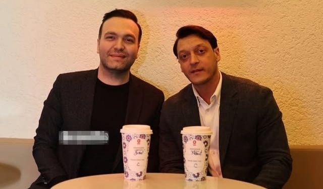 AK Partili Özil'den boykot listesindeki firmaya destek!