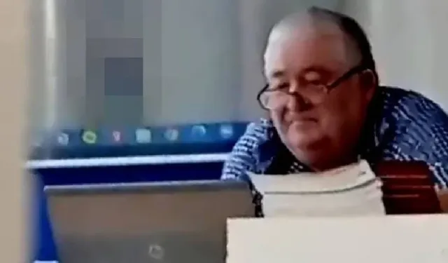Derste skandal! Öğretmen yetişkin filmi izlerken görüntü yanlışlıkla tahtaya yansıdı