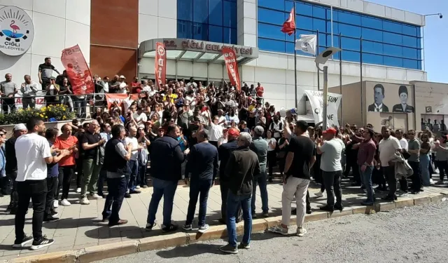 Çiğli’de grev 3. gününde: çöpler birikiyor, TİS görüşmeleri tıkandı