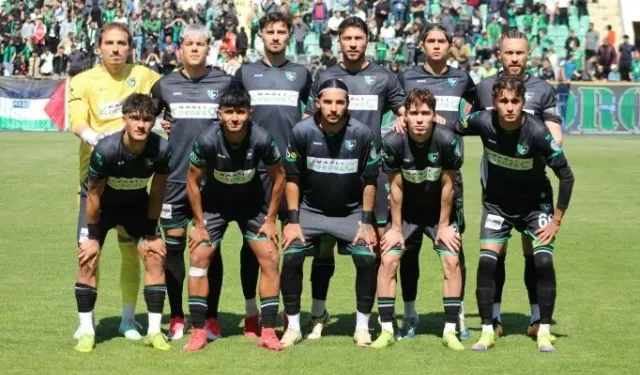Denizlispor evinde kader maçında