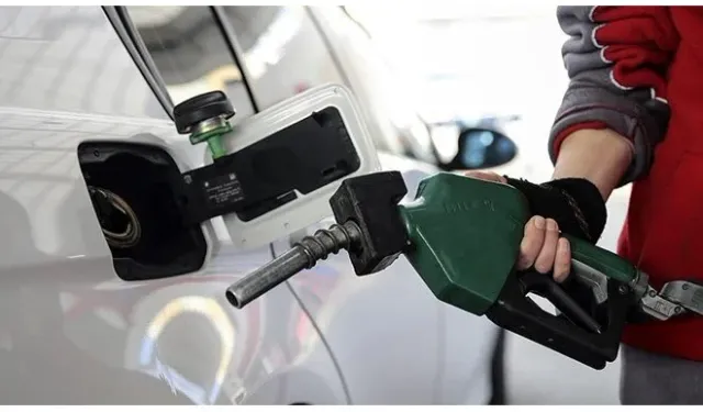 Benzine büyük indirim: Gece yarısından itibaren geçerli
